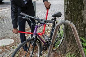 Ledig polis ingrep mot cykeltjuvar i Jakobsberg