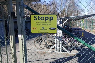STOR Varningsskylt STOPP, cyklar, barnvagnar mm